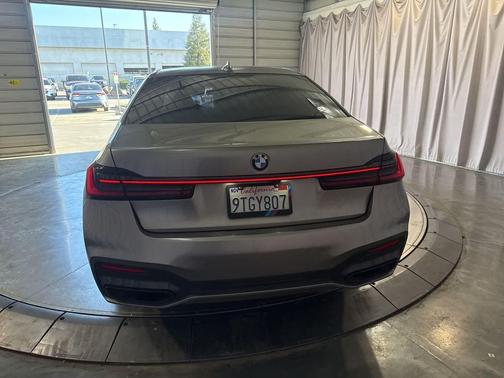 Donington Gray Metallic 2022 BMW 740 740i