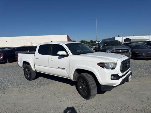 Super White 2020 Toyota Tacoma SR5