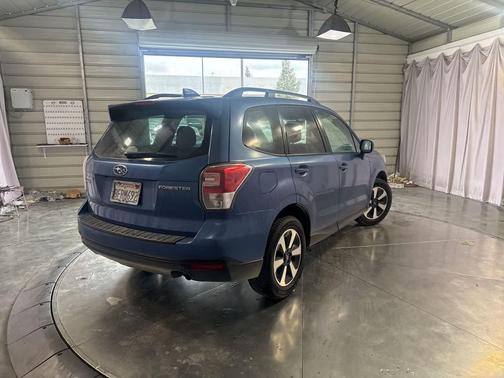 Quartz Blue Pearl 2018 Subaru Forester 2.5i Premium