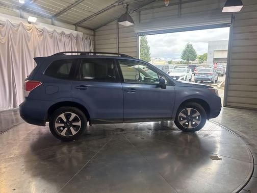 Quartz Blue Pearl 2018 Subaru Forester 2.5i Premium