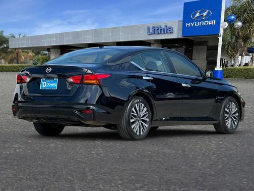 Super Black 2025 Nissan Altima SV