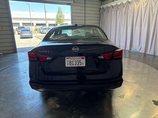 Super Black 2025 Nissan Altima SV