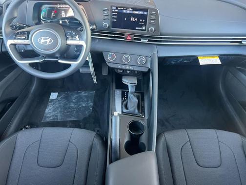 Abyss Black 2026 Hyundai ELANTRA SE