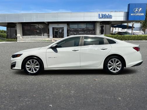 Summit White 2019 Chevrolet Malibu LT