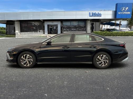 Abyss Black 2026 Hyundai SONATA Hybrid Base