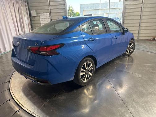 Electric Blue Metallic 2021 Nissan Versa 1.6 SV