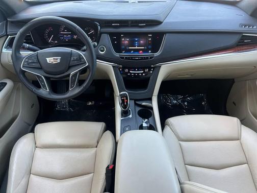 2017 Cadillac XT5 Premium Luxury