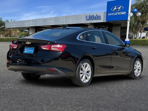 Mosaic Black Metallic 2021 Chevrolet Malibu LT