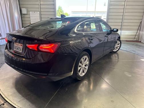 Mosaic Black Metallic 2021 Chevrolet Malibu LT