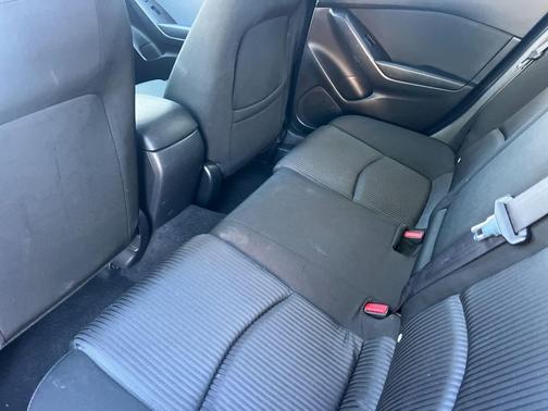 2016 Mazda Mazda3 i Touring