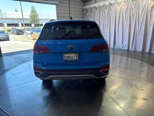 Cornflower Blue 2023 Volkswagen Taos SE