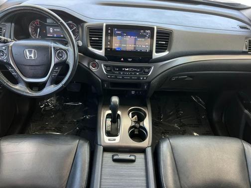Crystal Black Pearl 2017 Honda Pilot EX-L
