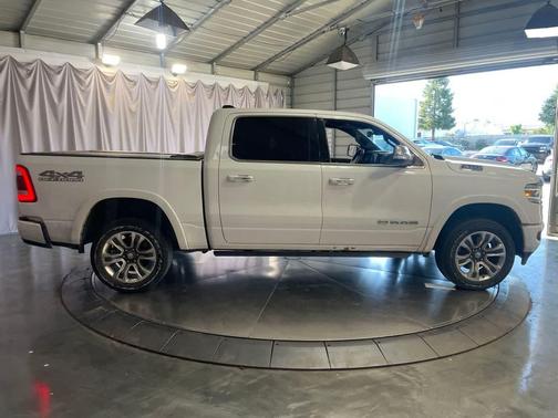 Bright White Clearcoat 2022 RAM 1500 Longhorn