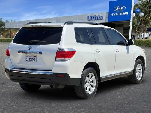 Blizzard Pearl 2012 Toyota Highlander SE