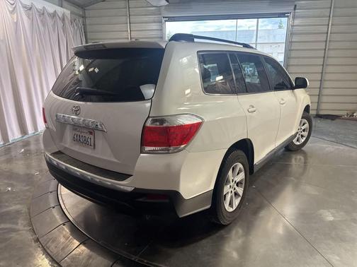 Blizzard Pearl 2012 Toyota Highlander SE