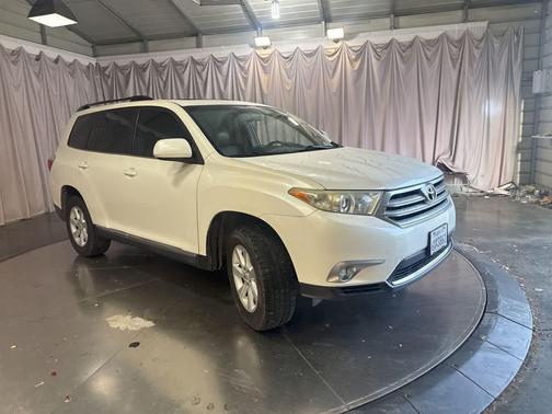 Blizzard Pearl 2012 Toyota Highlander SE