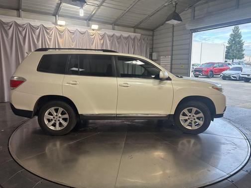 Blizzard Pearl 2012 Toyota Highlander SE