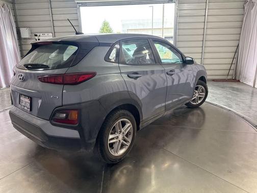 Sonic Silver 2021 Hyundai KONA SE