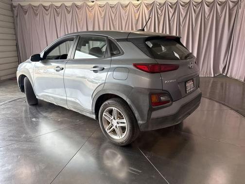 Sonic Silver 2021 Hyundai KONA SE