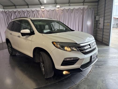 White Diamond Pearl 2016 Honda Pilot Touring