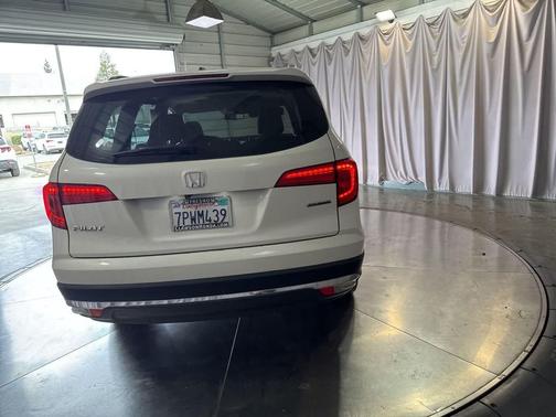 White Diamond Pearl 2016 Honda Pilot Touring