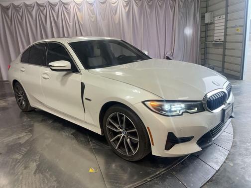2022 BMW 330e Base