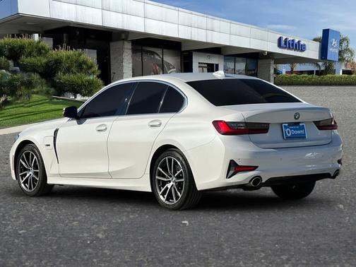 2022 BMW 330e Base