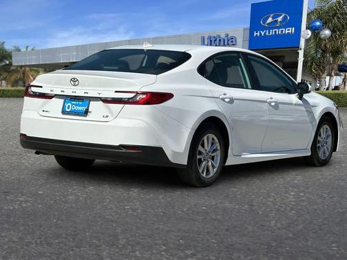 Ice Cap 2025 Toyota Camry LE