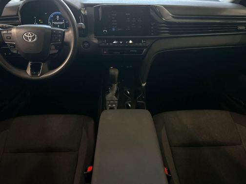 Ice Cap 2025 Toyota Camry LE