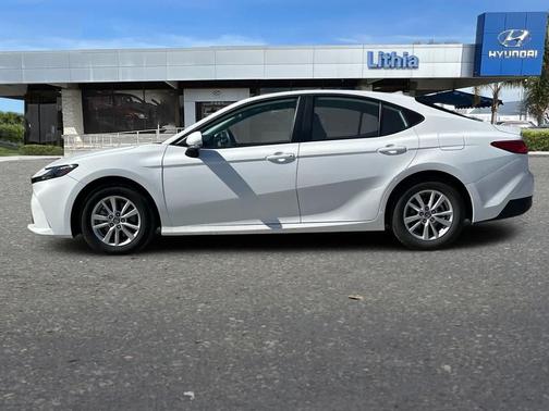 Ice Cap 2025 Toyota Camry LE