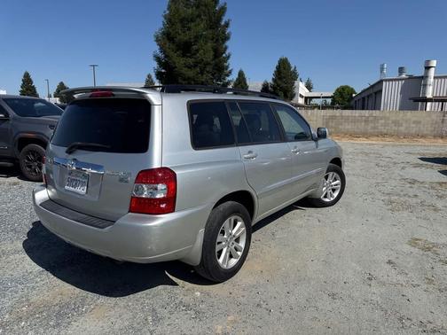 Millennium Silver Metallic 2007 Toyota Highlander Hybrid Limited