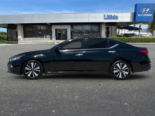 Super Black 2021 Nissan Altima 2.5 SL