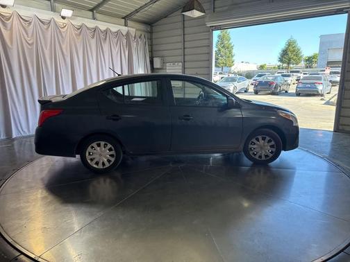Graphite Blue 2015 Nissan Versa 1.6 S+