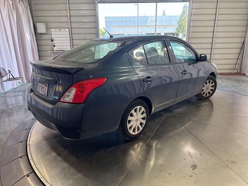 Graphite Blue 2015 Nissan Versa 1.6 S+