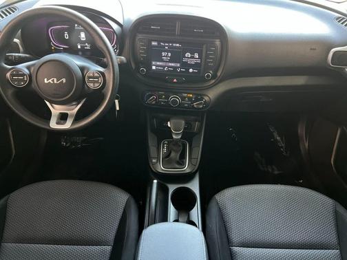 Snow White Pearl 2023 Kia Soul LX