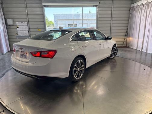 Summit White 2023 Chevrolet Malibu LT