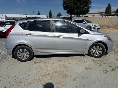 Ironman Silver Metallic 2016 Hyundai Accent SE