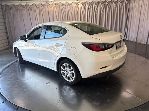 Frost 2018 Toyota Yaris iA Base