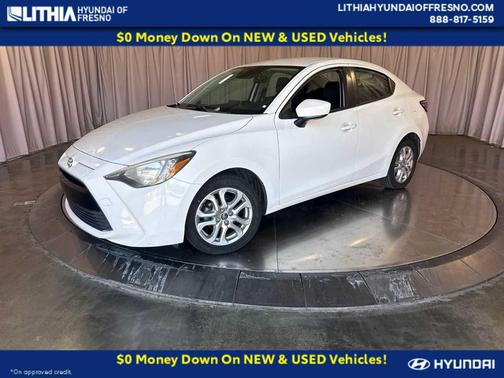 Frost 2018 Toyota Yaris iA Base