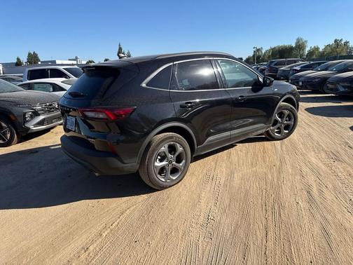 Agate Black Metallic 2025 Ford Escape ST-Line Select
