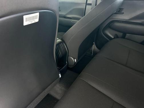 Neoteric Yellow 2026 Hyundai KONA SE