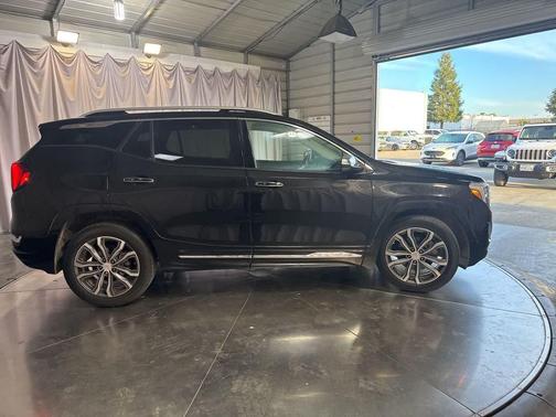 Ebony Twilight Metallic 2018 GMC Terrain Denali