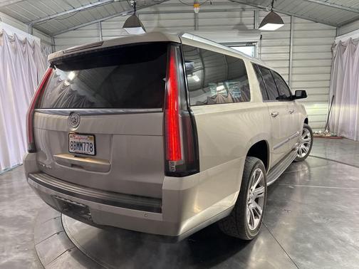 2015 Cadillac Escalade ESV Luxury