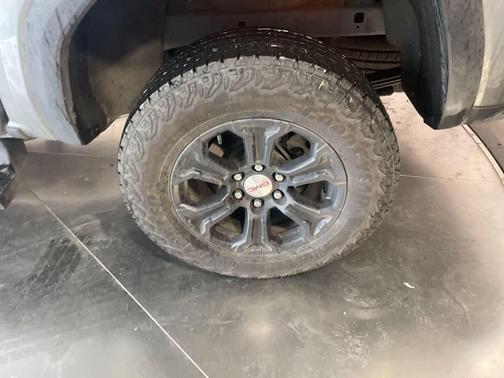 Sterling Metallic 2023 GMC Canyon Elevation