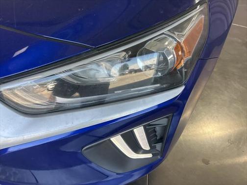 2021 Hyundai IONIQ Hybrid SE