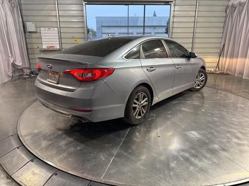 2017 Hyundai SONATA SE