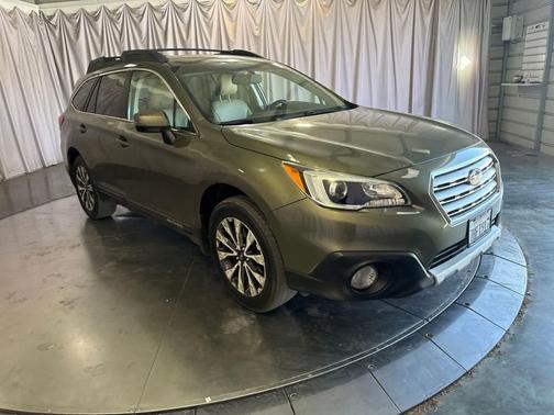 Wilderness Green Metallic 2015 Subaru Outback 2.5i Limited