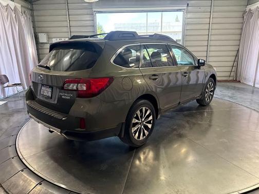 Wilderness Green Metallic 2015 Subaru Outback 2.5i Limited