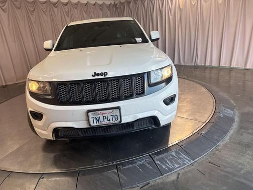 Bright White Clearcoat 2015 Jeep Grand Cherokee Altitude