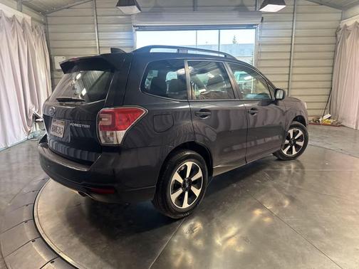 Dark Gray Metallic 2018 Subaru Forester 2.5i Premium